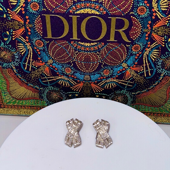 Christian Dior Crystal Clip on Earrings - Picture 4 of 5